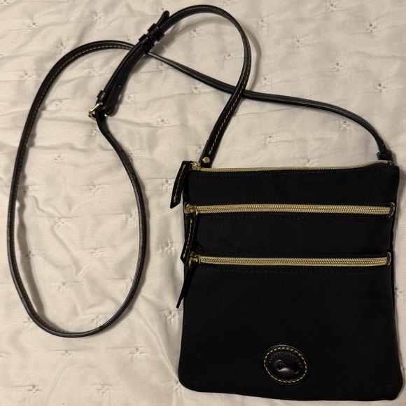 Dooney & Bourke Black Crossbody Bag – Stylish & Functional - Picture 2 of 5